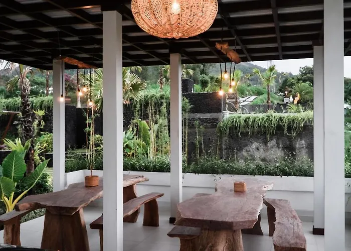 The Lava Bali And Hot Spring Couette-café 4*